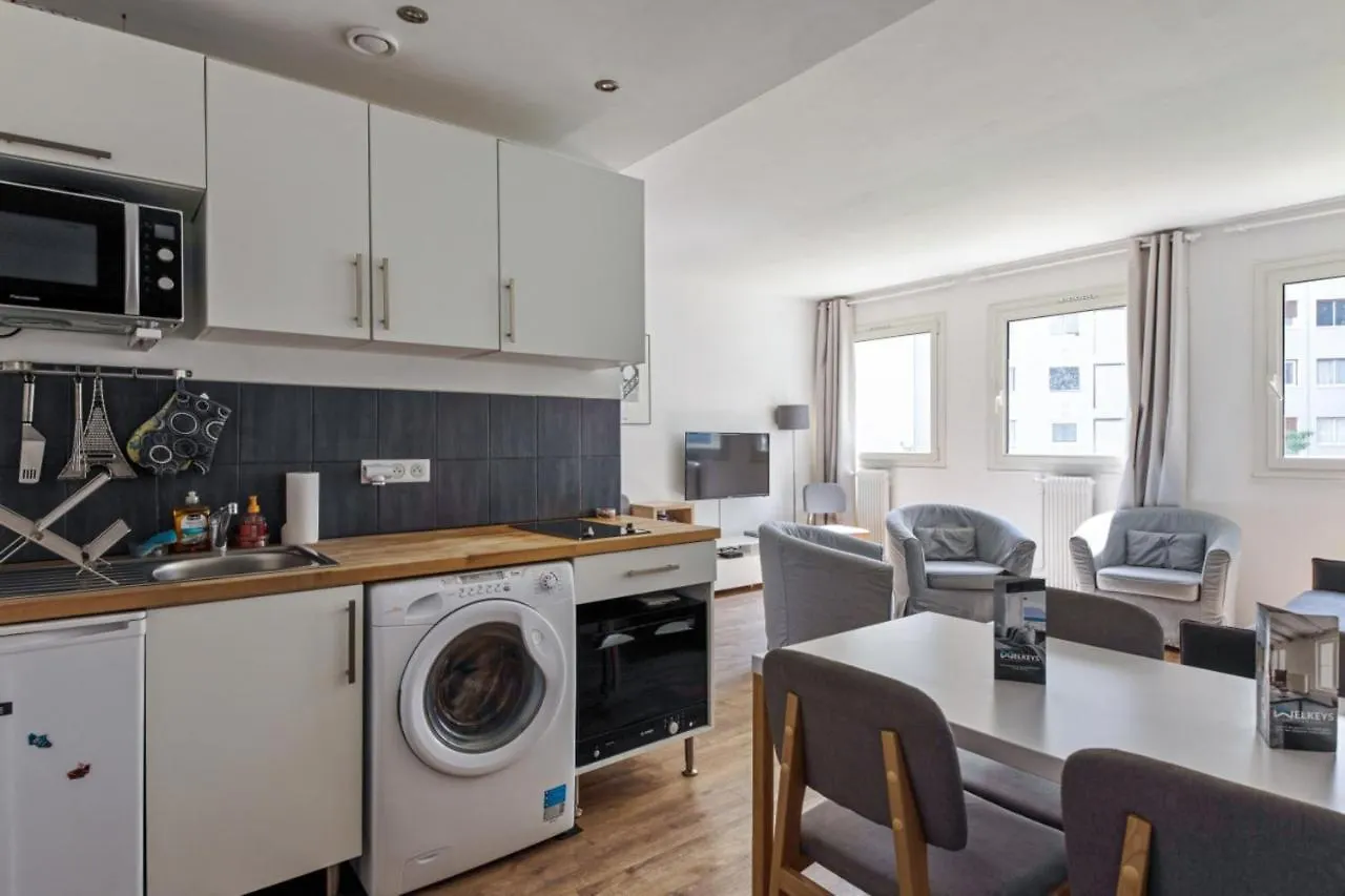 Appartement De La Motte - Welkeys Paris France